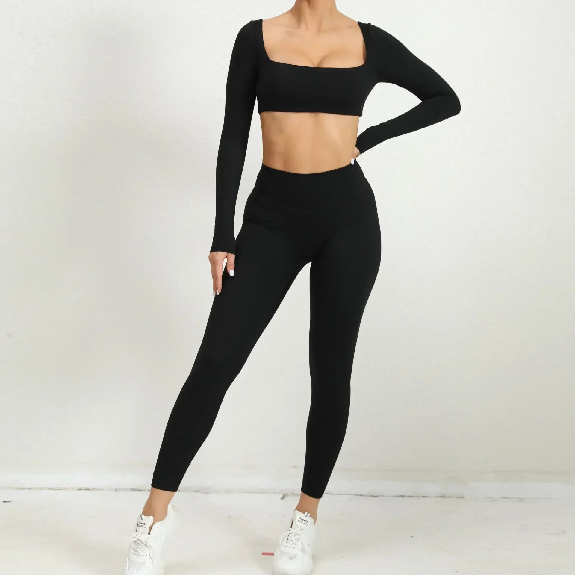 Veltara | Atmungsaktives Yoga-Set für Damen 2-teilig 1