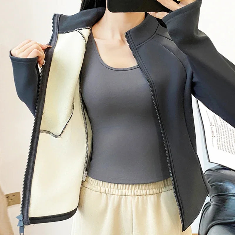 Veltor | Atmungsaktive Fitnessjacke für Damen Slim Fit 3