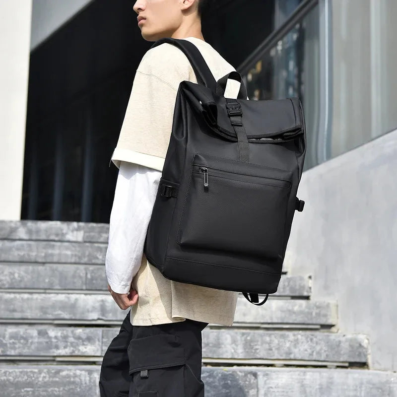 Volt | Geräumiger Laptop Rucksack für Herren Reisen 2