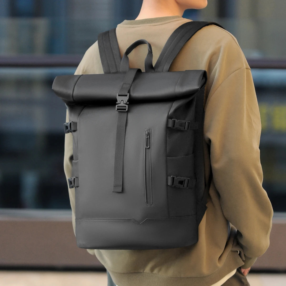 Volt | Geräumiger Rucksack für Herren Business Reisen 3