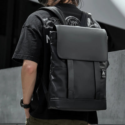 Volt | Stylischer Laptop Rucksack für Herren Reisen 1